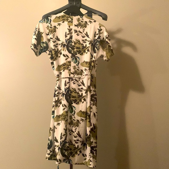 Babaton - Floral, wrap dress - Picture 2 of 3